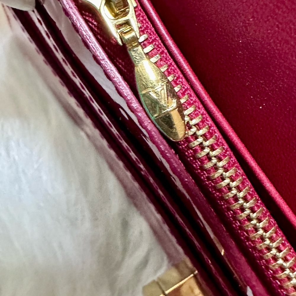 Authentic Louis‎ Vuitton Red Vernis 2 Fold Wallet - Picture 5 of 6